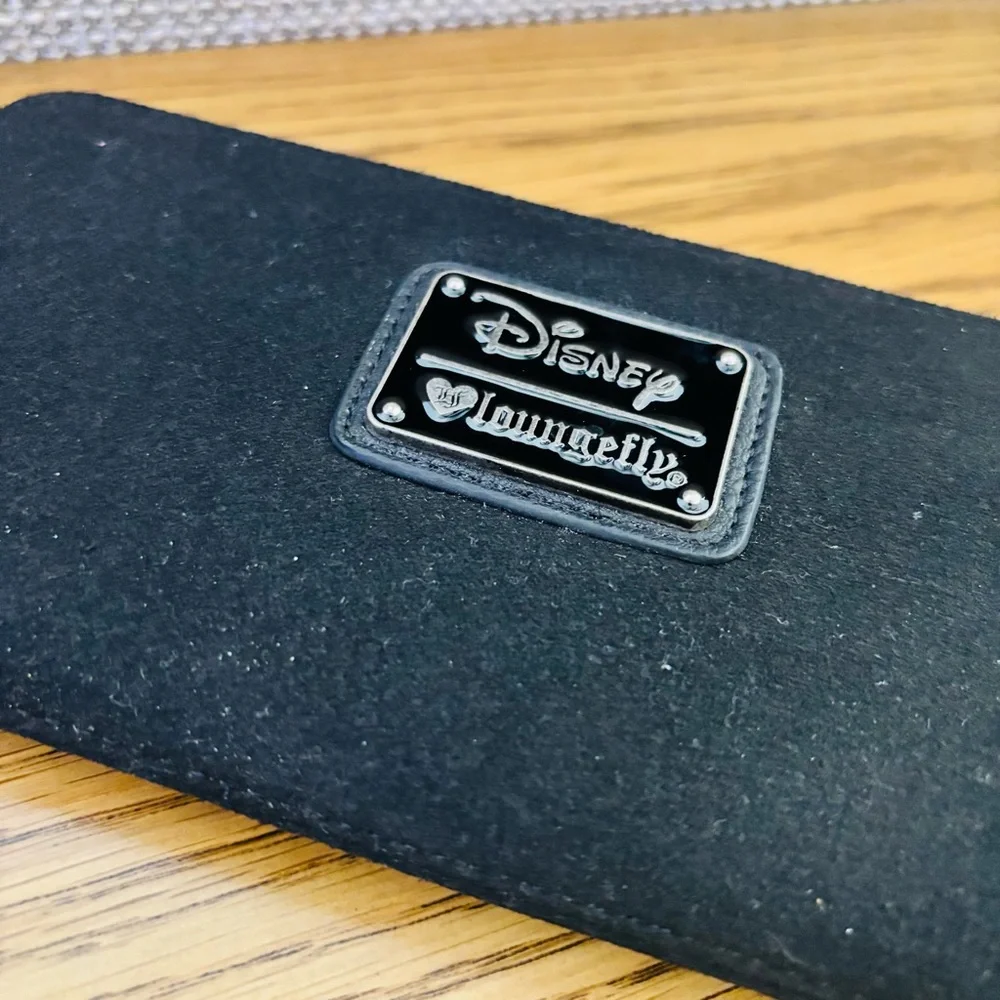 Disney Loungefly Evil Queen Ursula Villains Zip Around Wallet Black‎